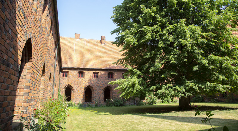 Helsingør Stift Søjlegangen i karmeliterklostret, hvor Helsingør Stift holder til